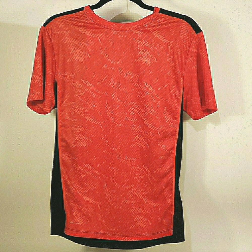 Layer 8 Men's Quick-Dry Performance Shirt, Size M